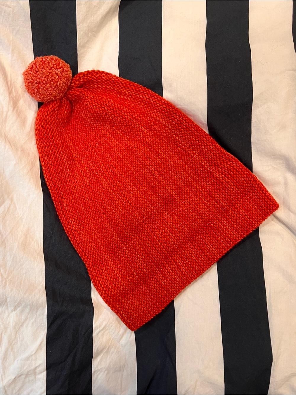 Misha & Puff red flame garter hat - Picture 3 of 5